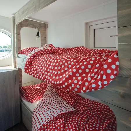 Aquacabin Botel 4*